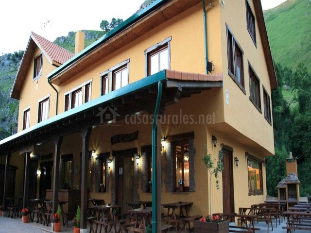 Posada La Vieja Escuela - San Roque De Rio Miera (Cantabria)